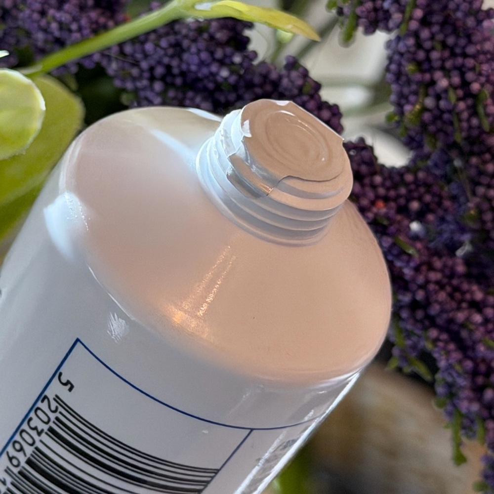 KORRES Greek Yoghurt Foaming Cleanser with Pre + Probiotics - Picture 5 of 8